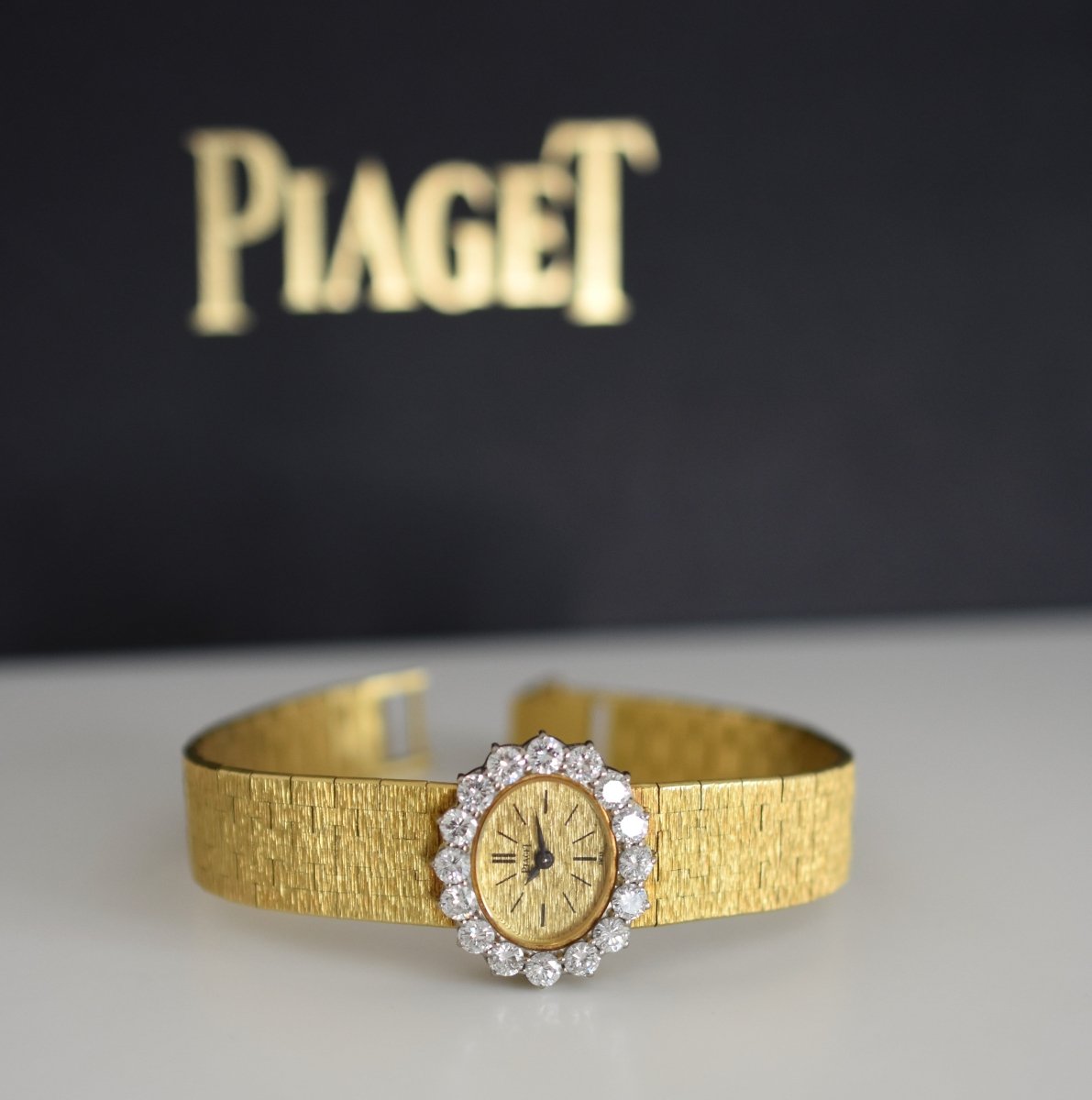 Montre PIAGET en or jaune et diamants - Castafiore