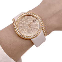 Montre PIAGET "Gala LimeLight" en or jaune, cuir et diamants - Castafiore