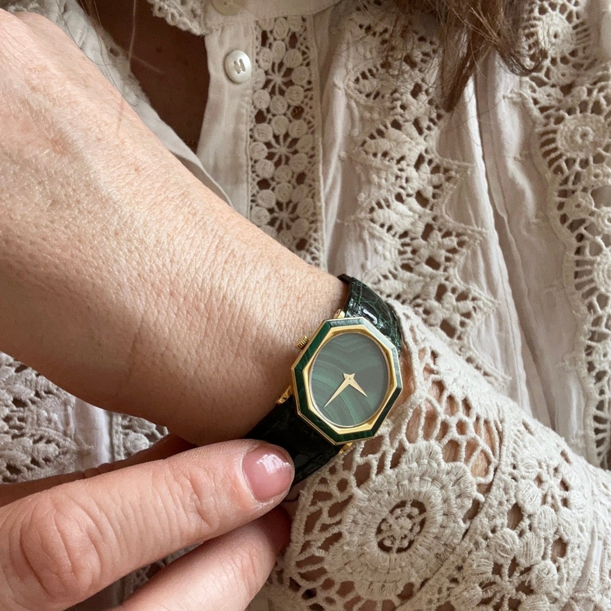 Montre PIAGET ref. 9341 en or jaune et malachite - Castafiore