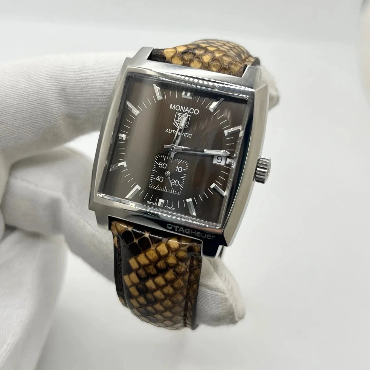 Montre TAG HEUER "Monaco Calibre 6" en acier inoxydable et cuir - Castafiore