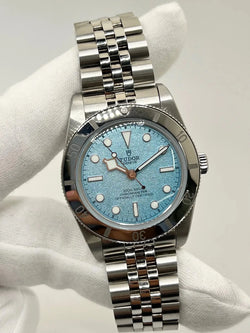 Montre TUDOR "Black Bay 54" en acier inoxydable - Castafiore