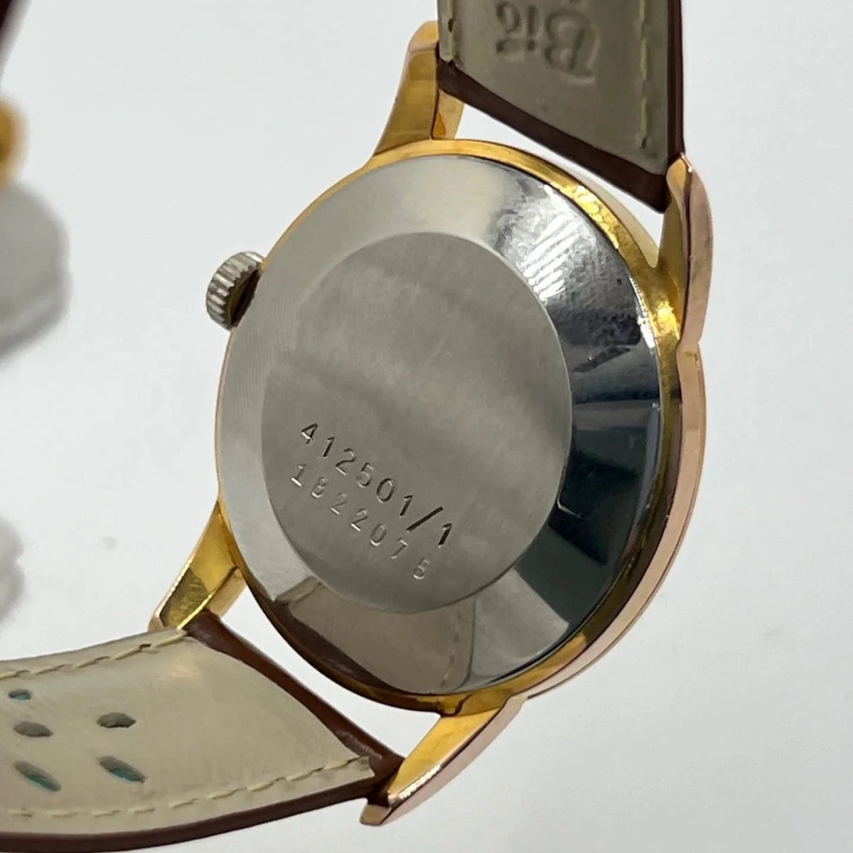 Montre UNIVERSAL GENÈVE plaqué or, acier et cuir - Castafiore