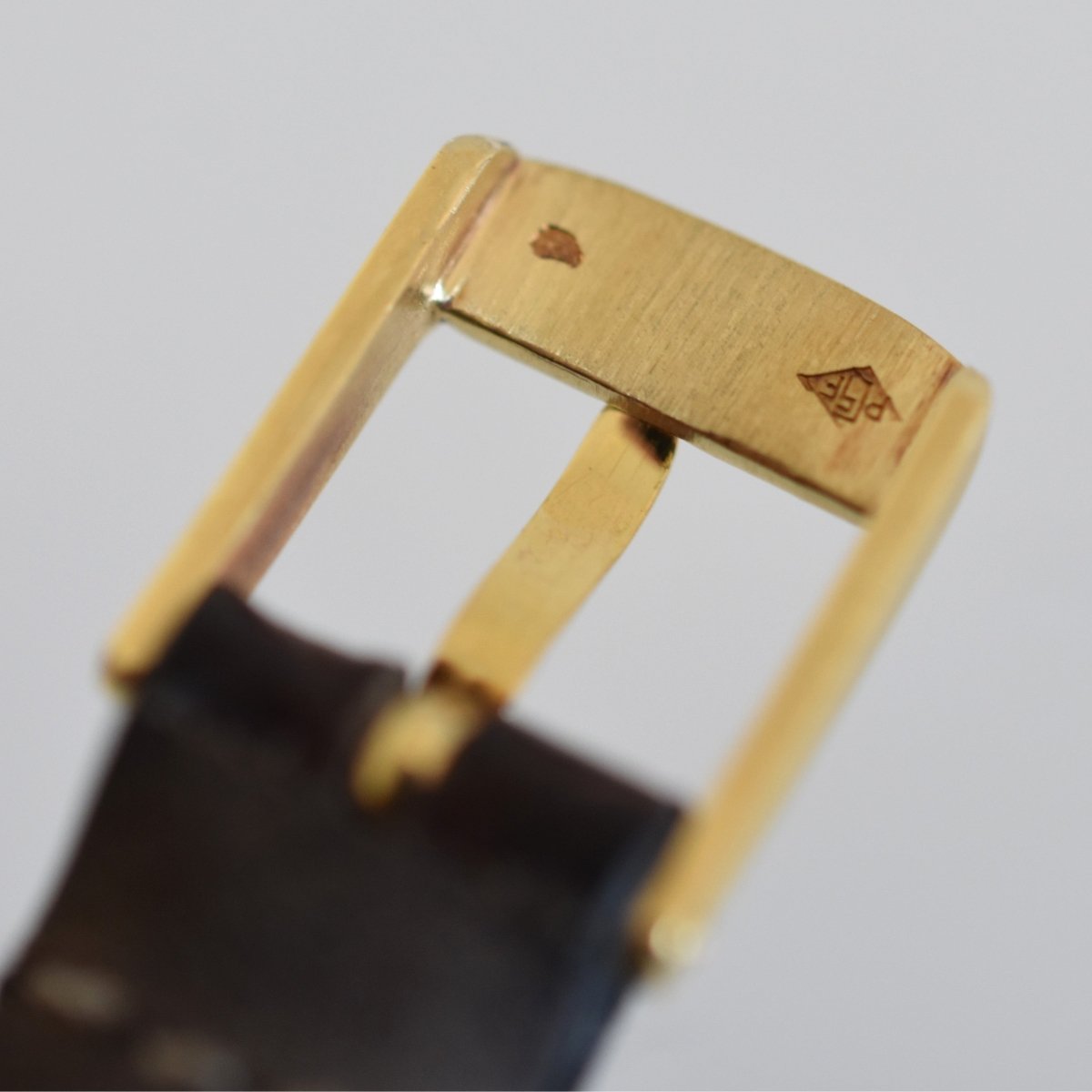Montre VACHERON CONSTANTIN POUR CHAUMET en or jaune, cuir et diamants - Castafiore