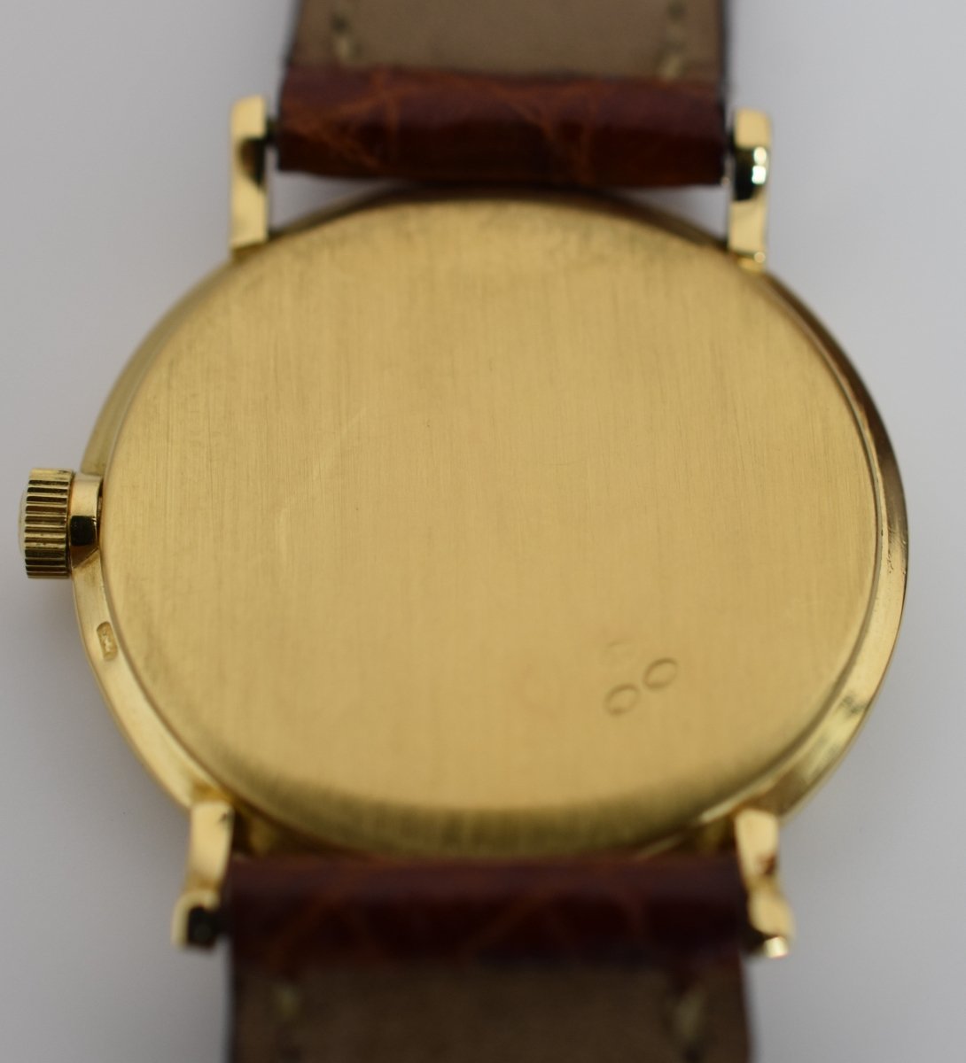 Montre VACHERON CONSTANTIN "Ultra - Thin" en or jaune, - Castafiore