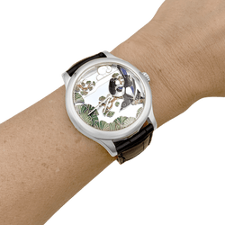 Montre VAN CLEEF & ARPELS "Midnight Palais de la Chance Pies Décor" en or blanc, nacre, émail et cuir - Castafiore