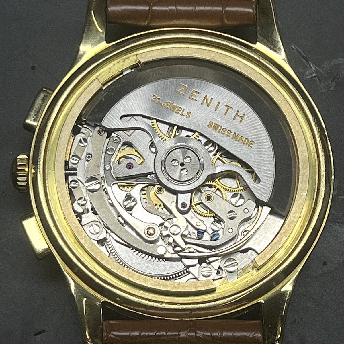 Montre ZENITH "El Primero" en or jaune et cuir - Castafiore