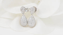 Pendants d'oreilles Pendantes en or blanc et diamants - Castafiore