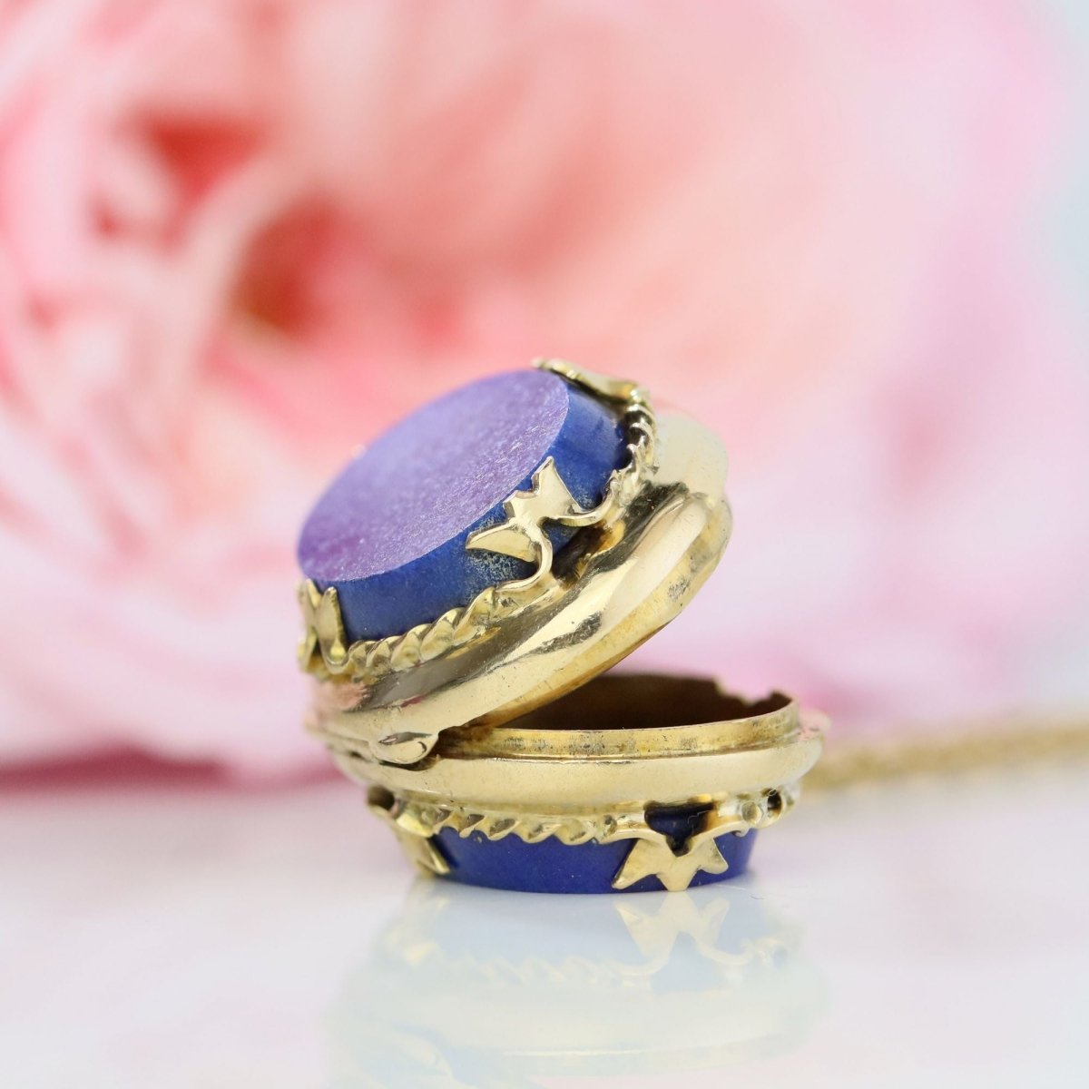 Pendentif ancien en or jaune et lapis lazuli - Castafiore