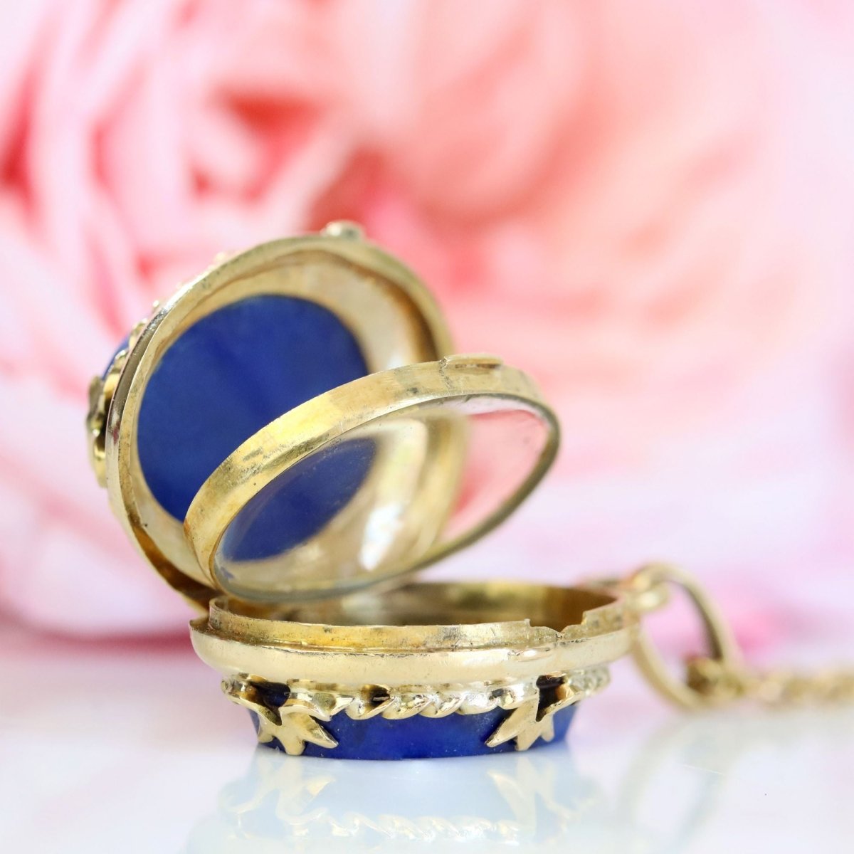 Pendentif ancien en or jaune et lapis lazuli - Castafiore