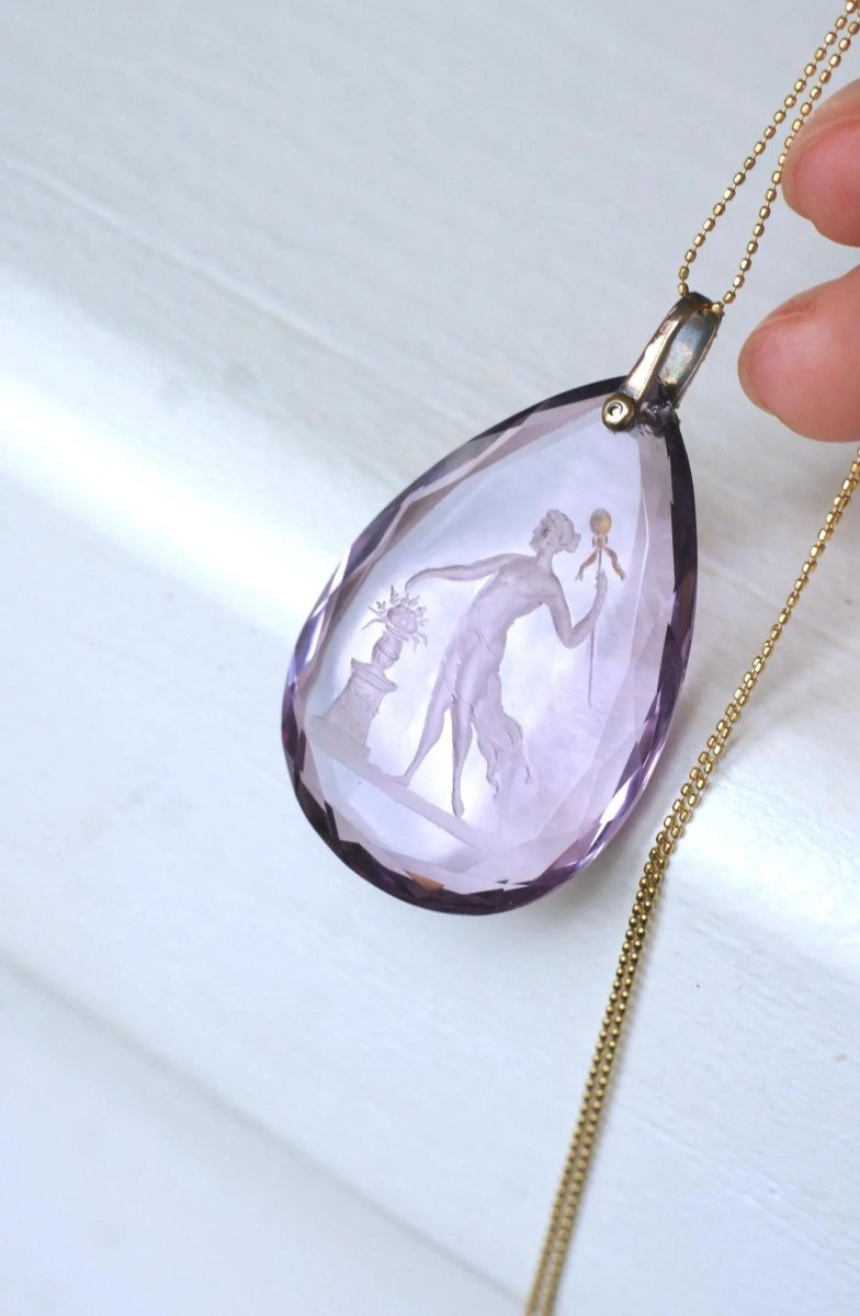 Pendentif Ancien Goutte Intaille Améthyste et Diamants - Castafiore