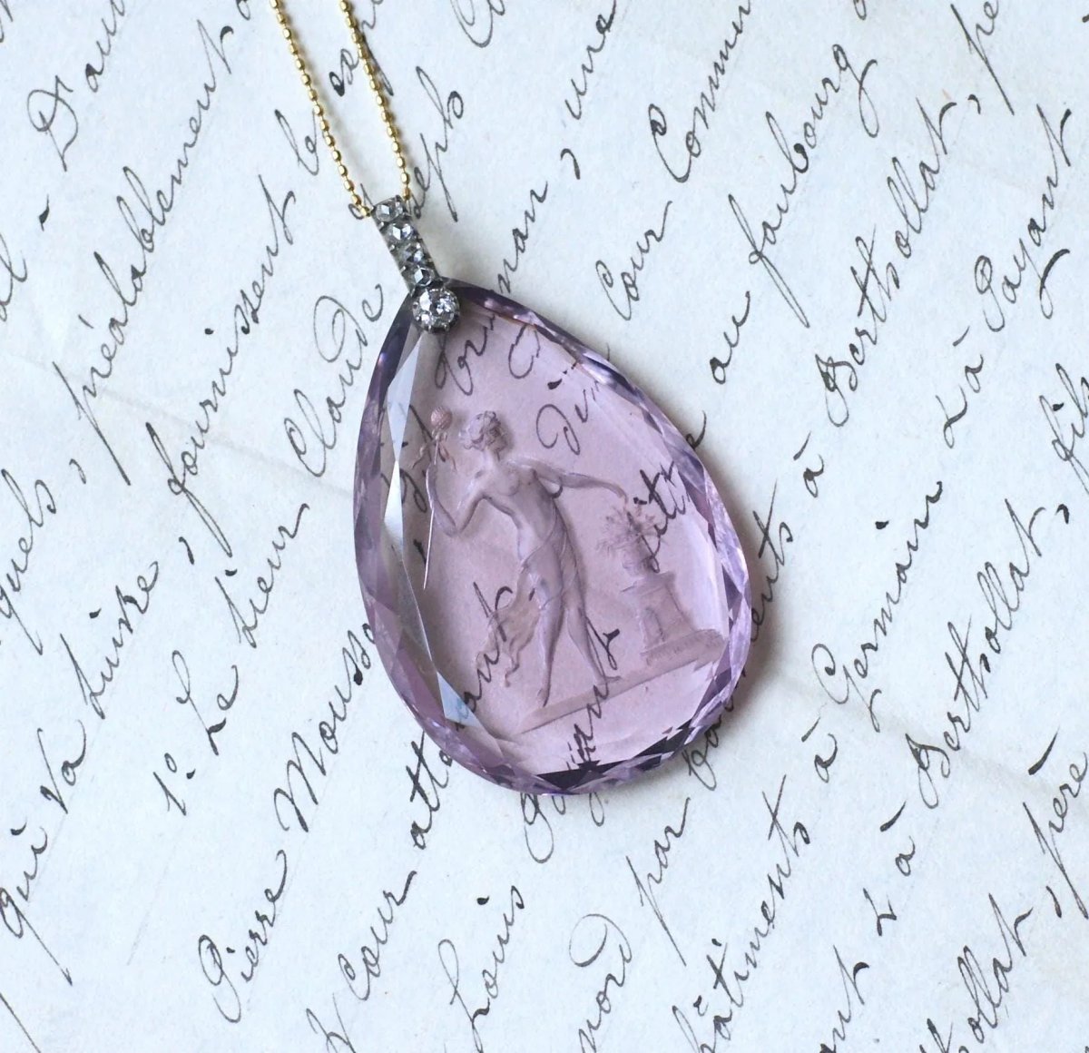 Pendentif Ancien Goutte Intaille Améthyste et Diamants - Castafiore