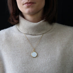 Pendentif ANCIEN Médaillon en or jaune et verre - Castafiore