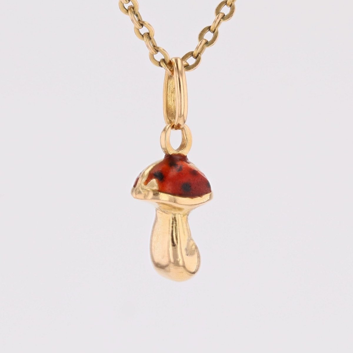 Pendentif breloque champignon en or jaune et émail - Castafiore