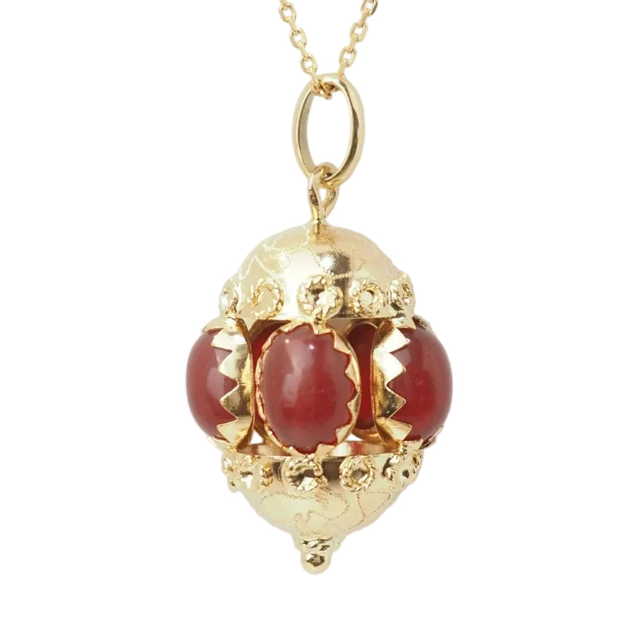 Pendentif breloque en or jaune et cormalines - Castafiore