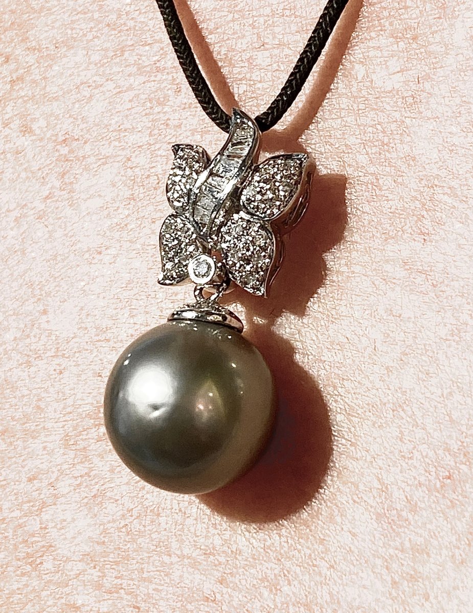 Pendentif en or blanc 18 carats, perle de Tahiti et diamants - Castafiore