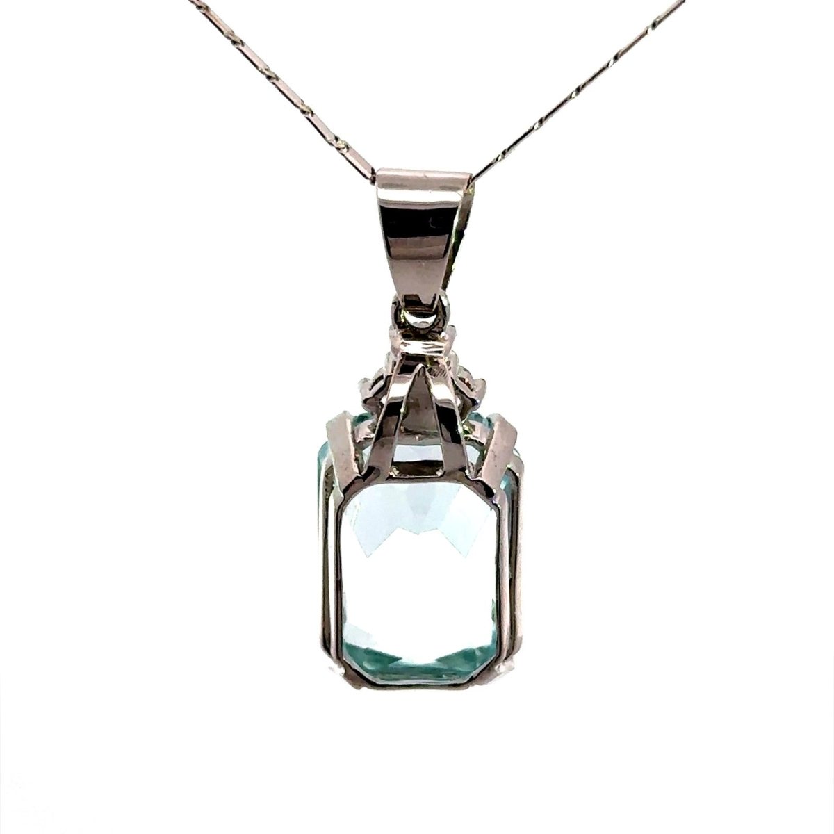 Pendentif en or blanc, aigue - marine et diamants - Castafiore