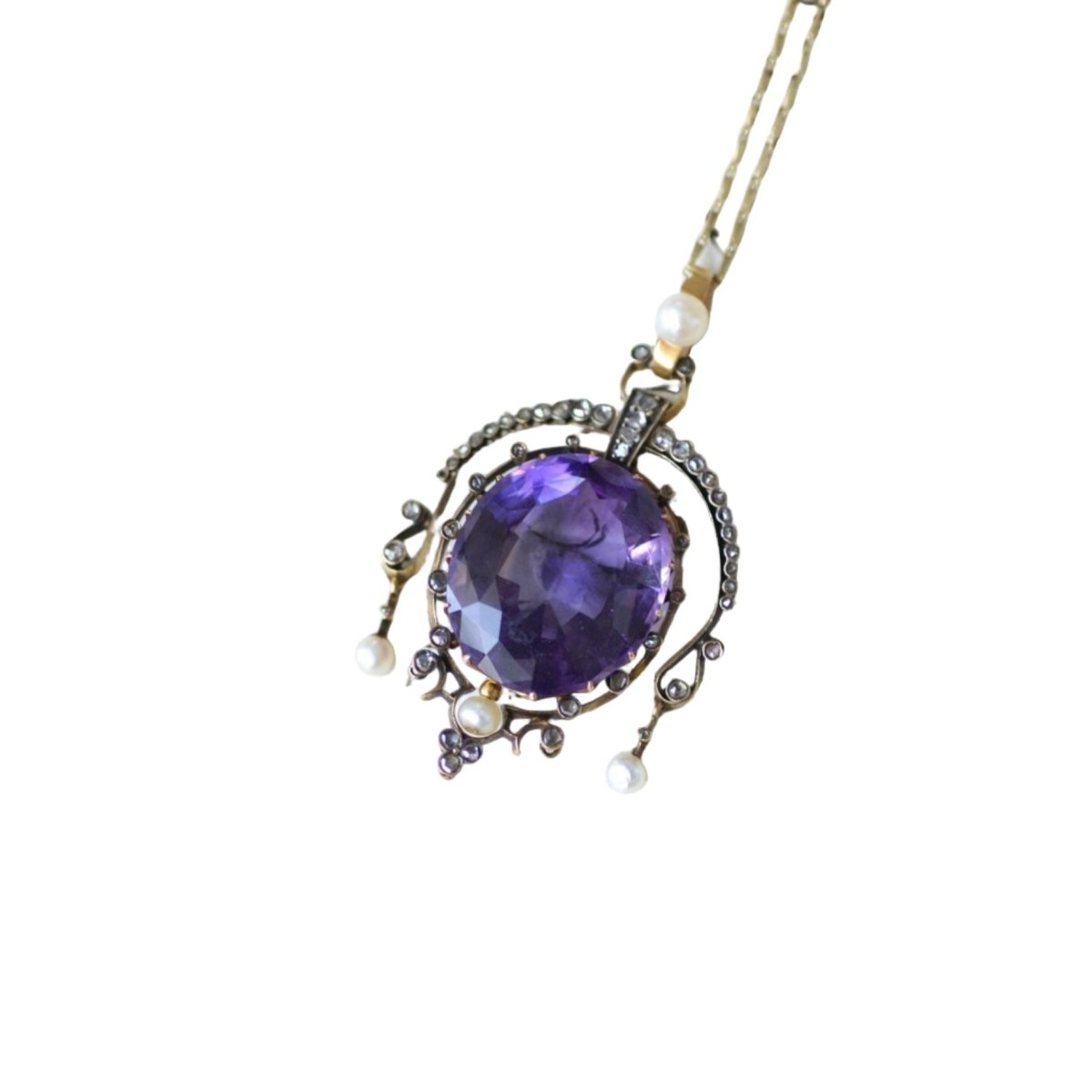 Pendentif en or jaune, argent, améthyste, perle, et diamants - Castafiore