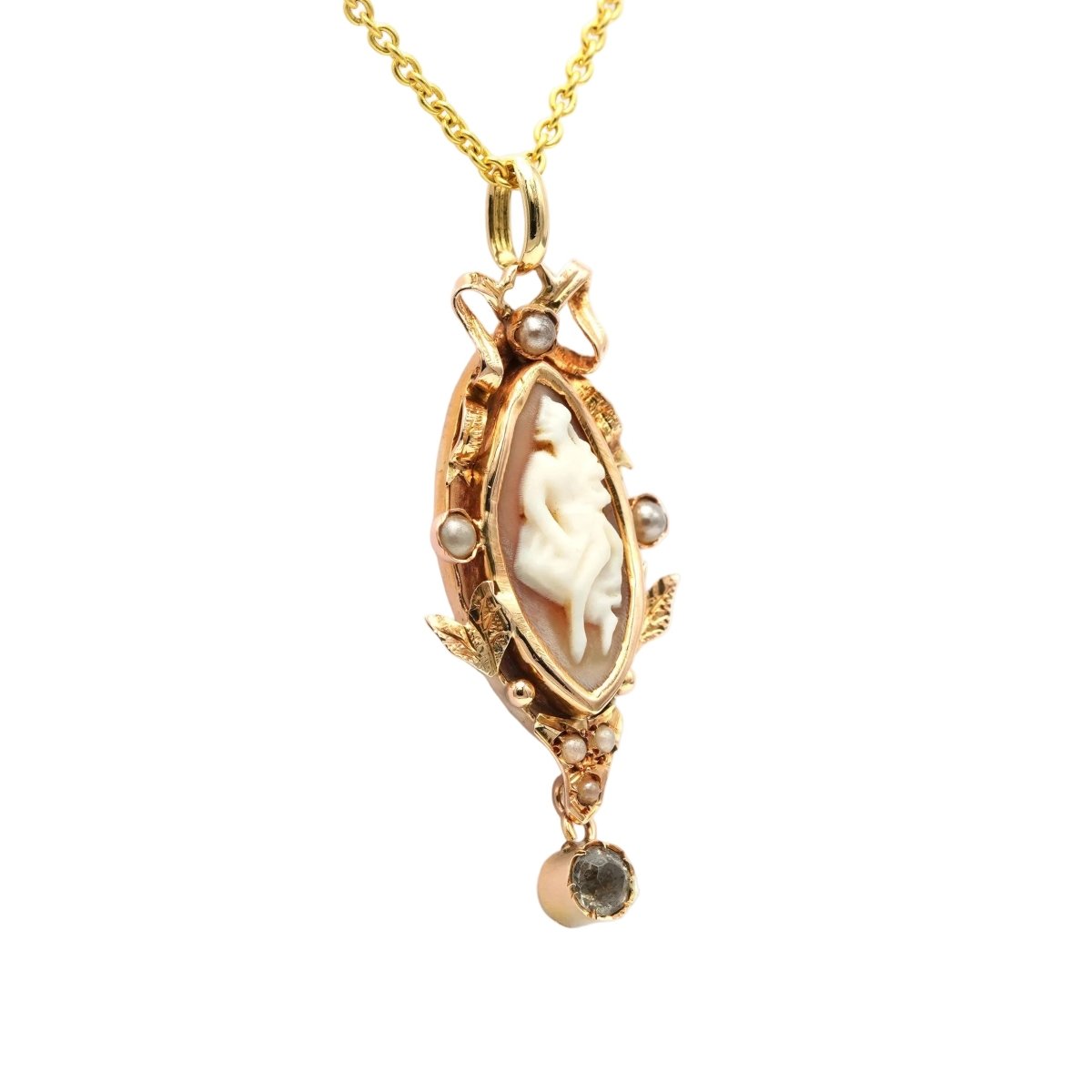 Pendentif en or jaune, camée perles et strass - Castafiore
