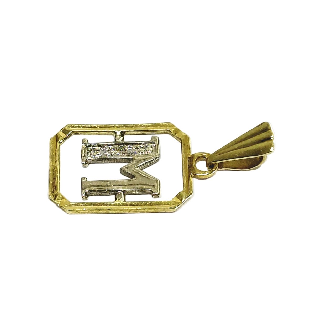 Pendentif “M” en or blanc, or jaune et diamants - Castafiore