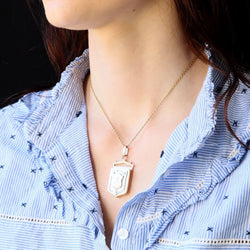 Pendentif médaillon ancien écusson en or rose et or blanc - Castafiore