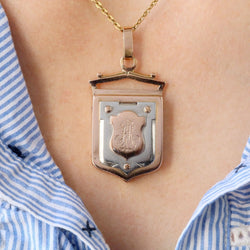 Pendentif médaillon ancien écusson en or rose et or blanc - Castafiore