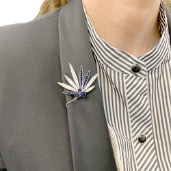 Broche en platine sertie de diamants et de saphirs, Vers 1925
