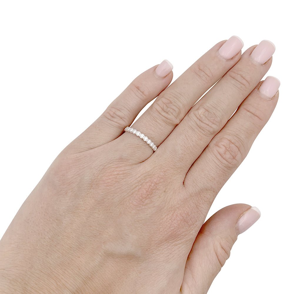 Bague Alliance CHAUMET "Bee my Love" en or blanc et diamants - Castafiore