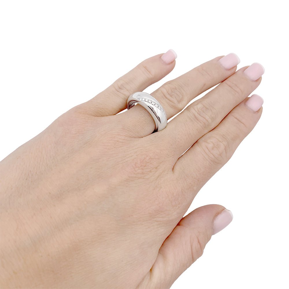 Bague Anneau CHAUMET en or blanc et diamants. - Castafiore