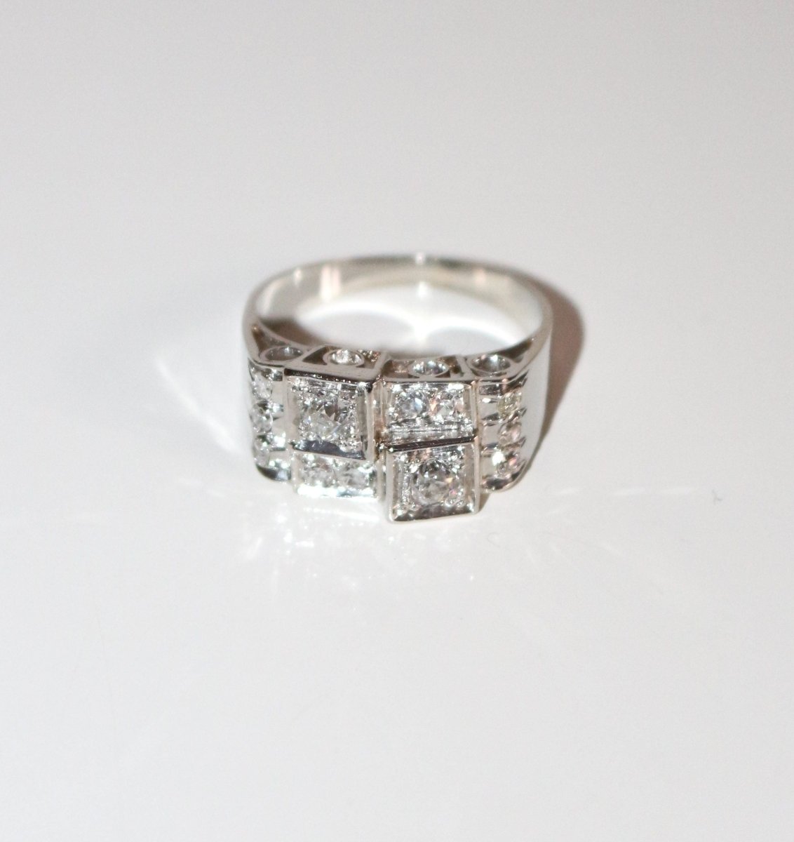 Bague Art Déco Platine Et Diamants - Castafiore