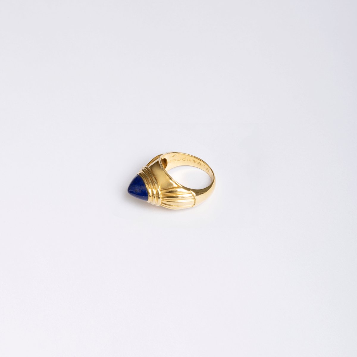 Bague BOUCHERON "Jaïpur" en or jaune et en lapis lazuli - Castafiore