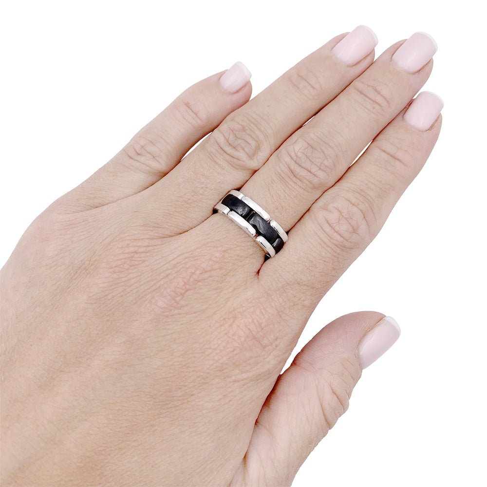 Bague CHANEL "Ultra" en or blanc et céramique - Castafiore