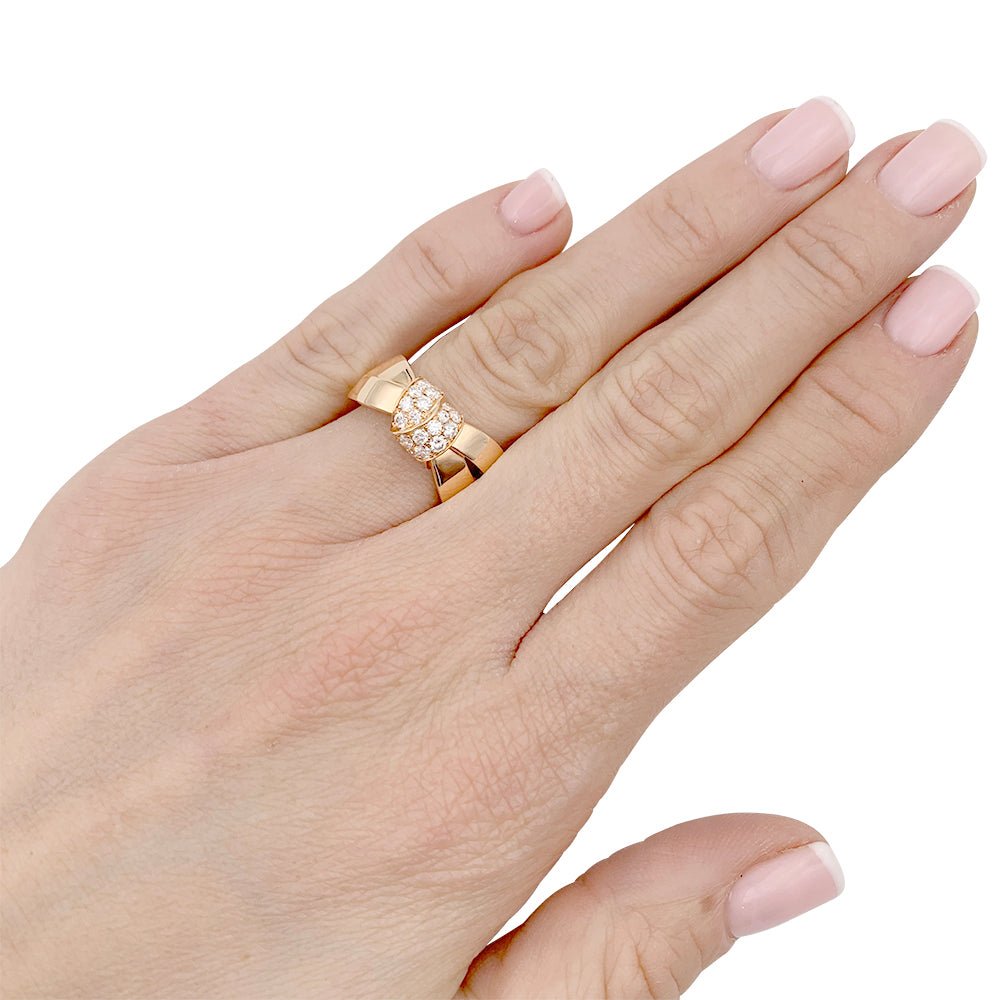 Bague CHAUMET "Liens Séduction" en or rose et diamants - Castafiore