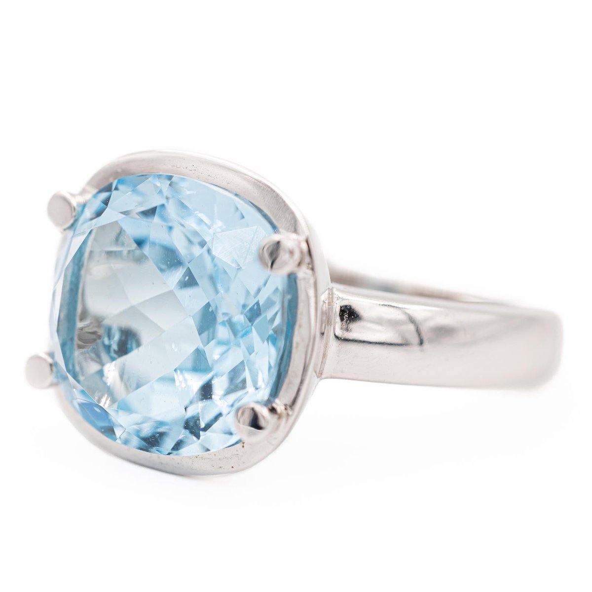 Bague Cocktail POIRAY "Filles Antik" en or blanc et topaze - Castafiore