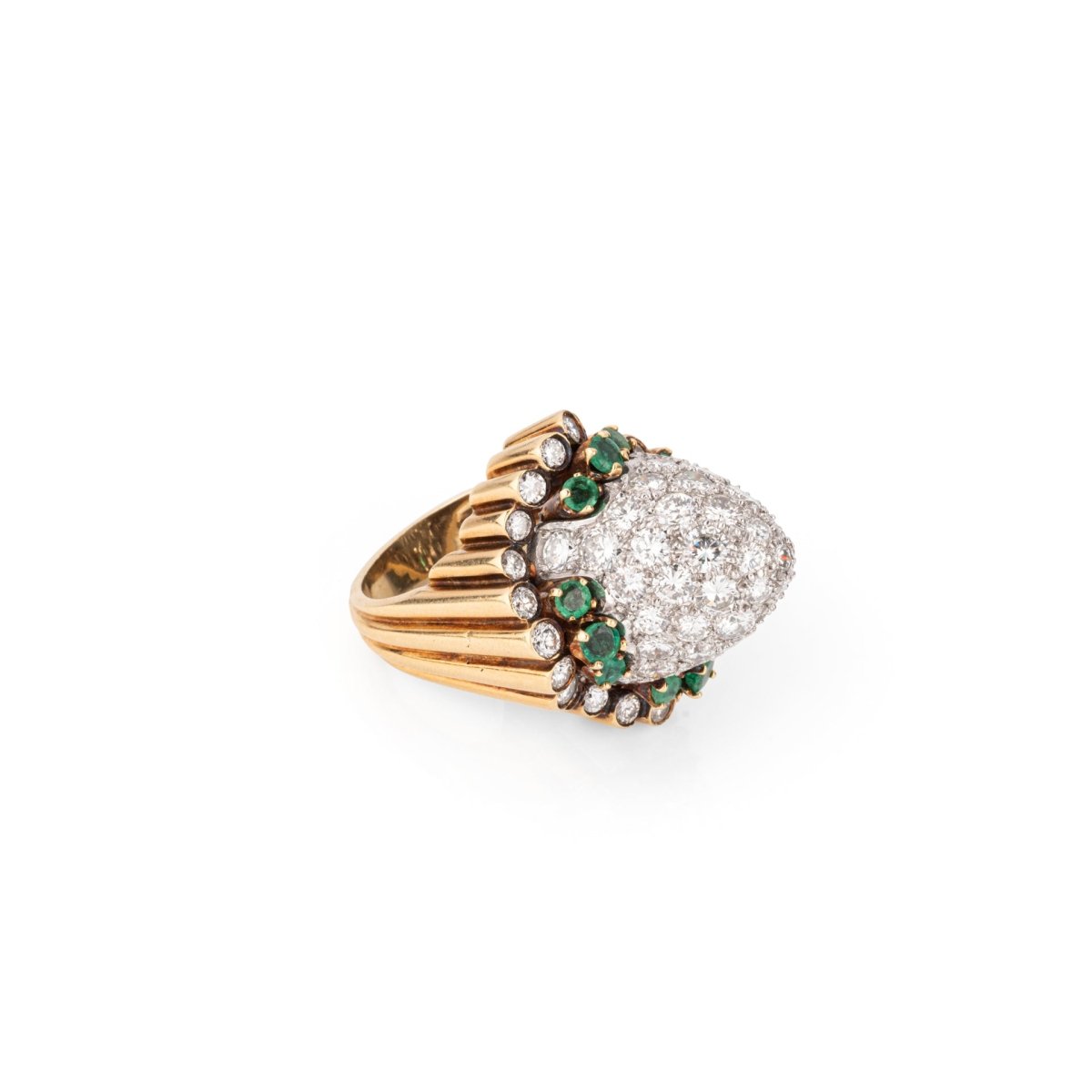 Bague Dôme en or jaune, émeraudes et diamants - Castafiore