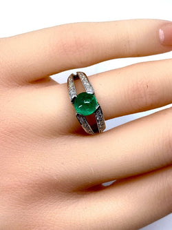 Bague en or blanc 18 carats en émeraude cabochon et diamants - Castafiore