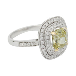 Bague en or blanc à entourage, centre diamant jaune 2,01 carats - Castafiore