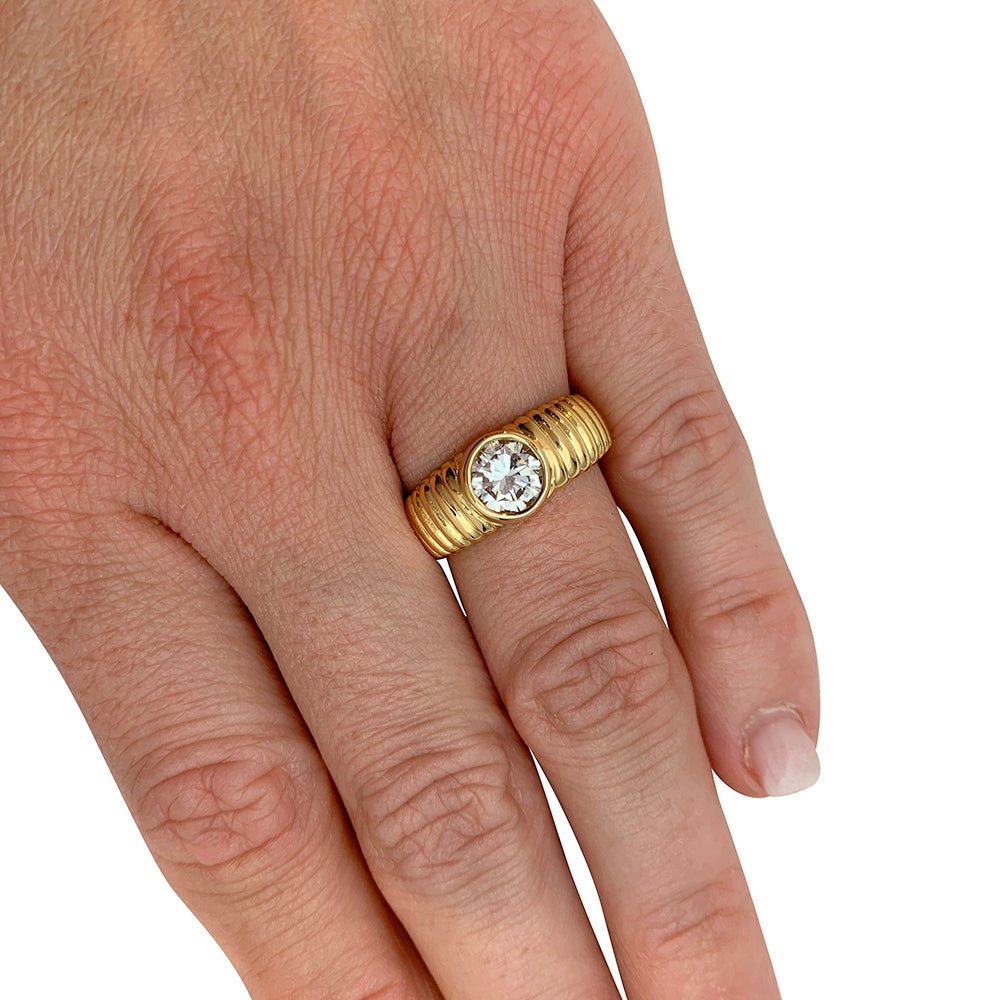 Bague en or jaune godronné et diamant - Castafiore
