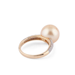 Bague en or jaune, ornée d'une perle de culture Gold des mers du sud - Castafiore