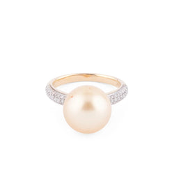 Bague en or jaune, ornée d'une perle de culture Gold des mers du sud - Castafiore