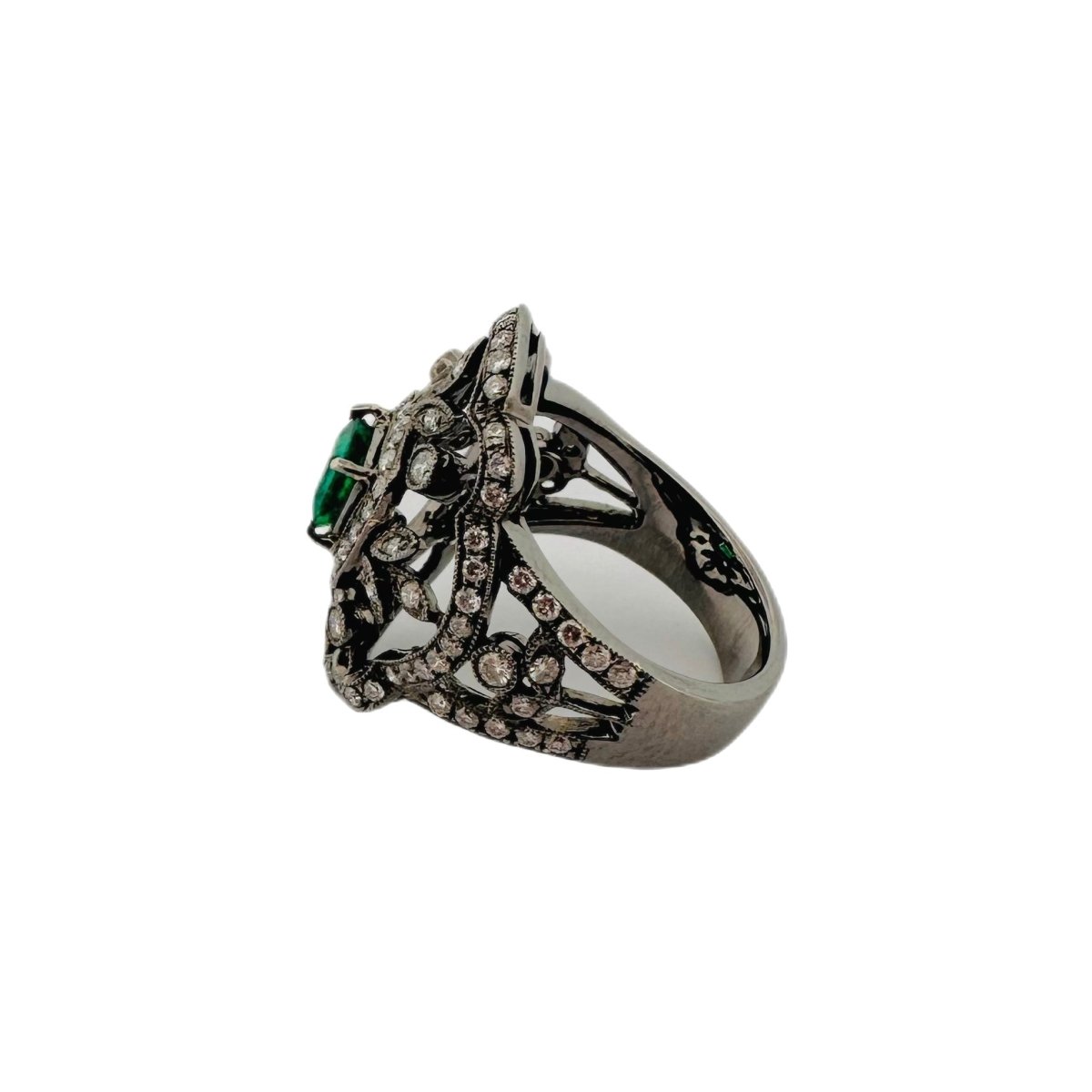 Bague en or noirci, émeraudes et diamants - Castafiore