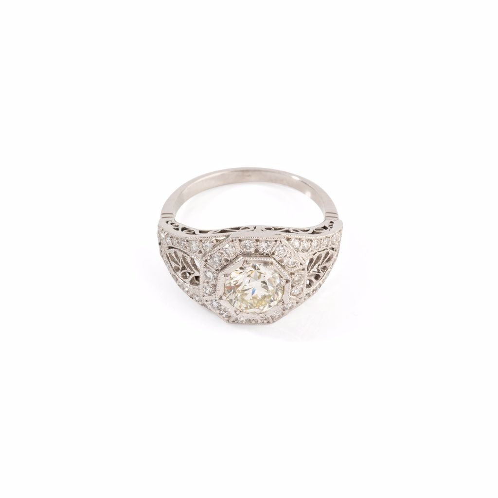 Bague en platine sertie d'un diamant - Castafiore