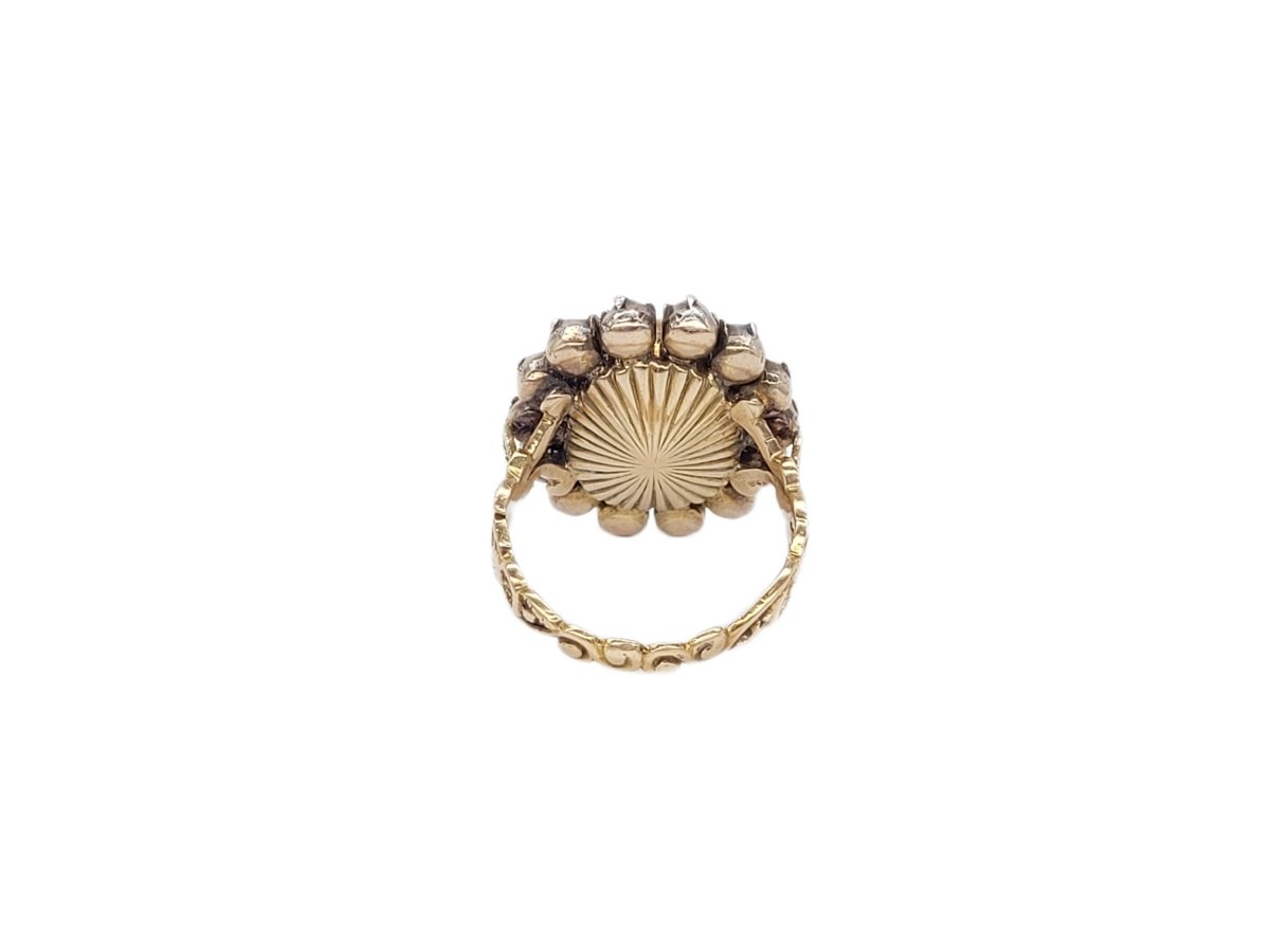 Bague Entourage en or jaune, argent, topaze et diamants - Castafiore