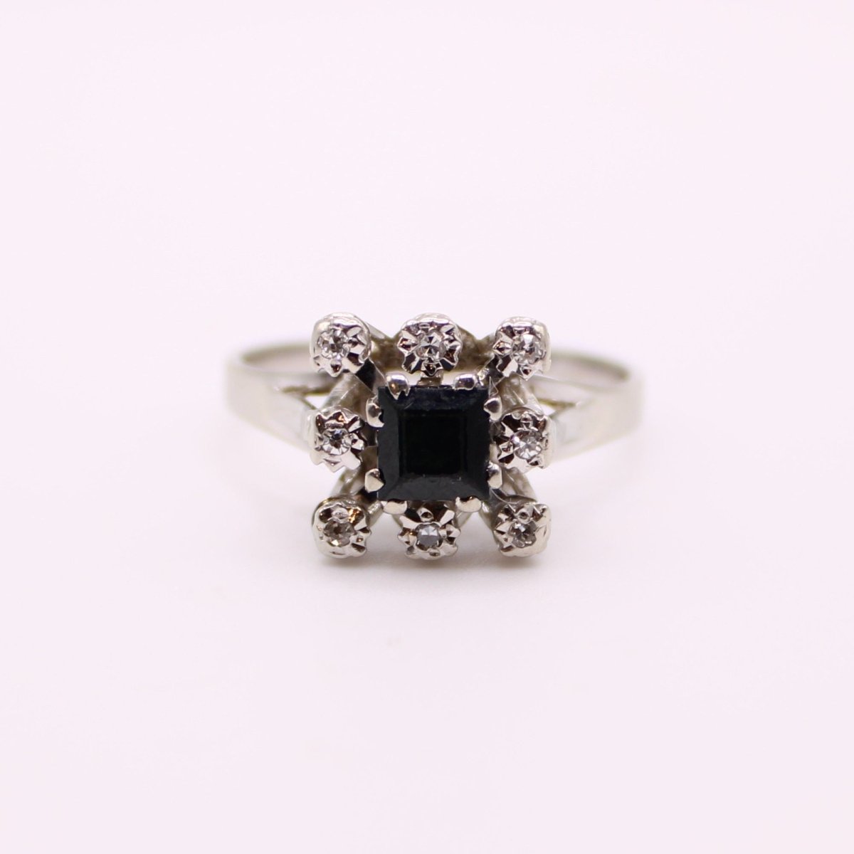 Bague Marguerite or blanc saphir et diamants - Castafiore