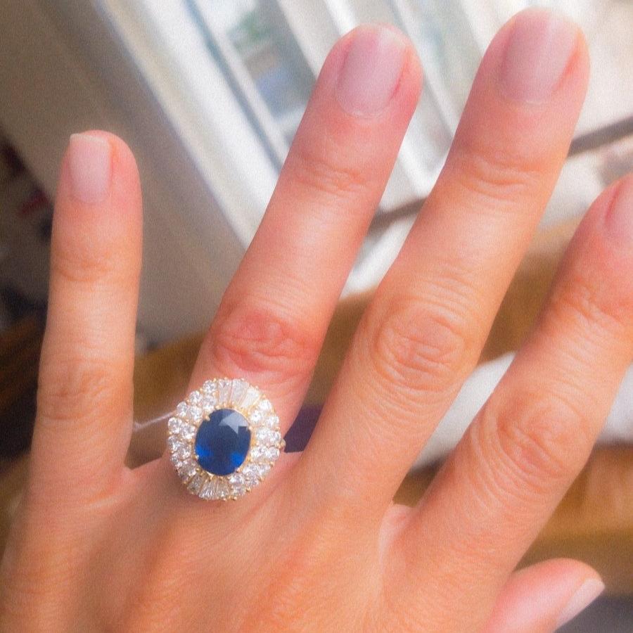 bague marguerite or jaune saphir et double entourage de diamants - Castafiore