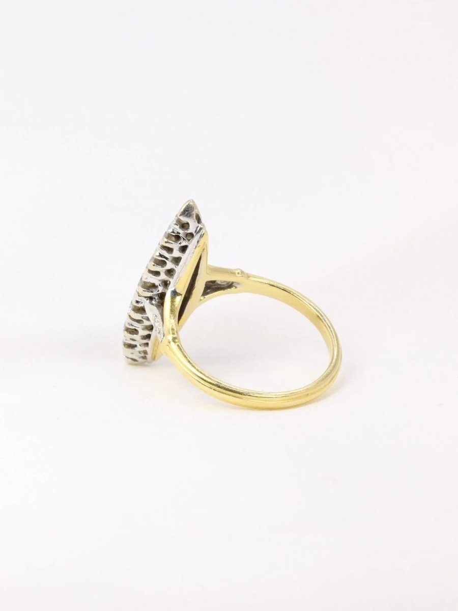 Bague marquise ancienne en or pavée d'environ 1 ct de diamants - Castafiore