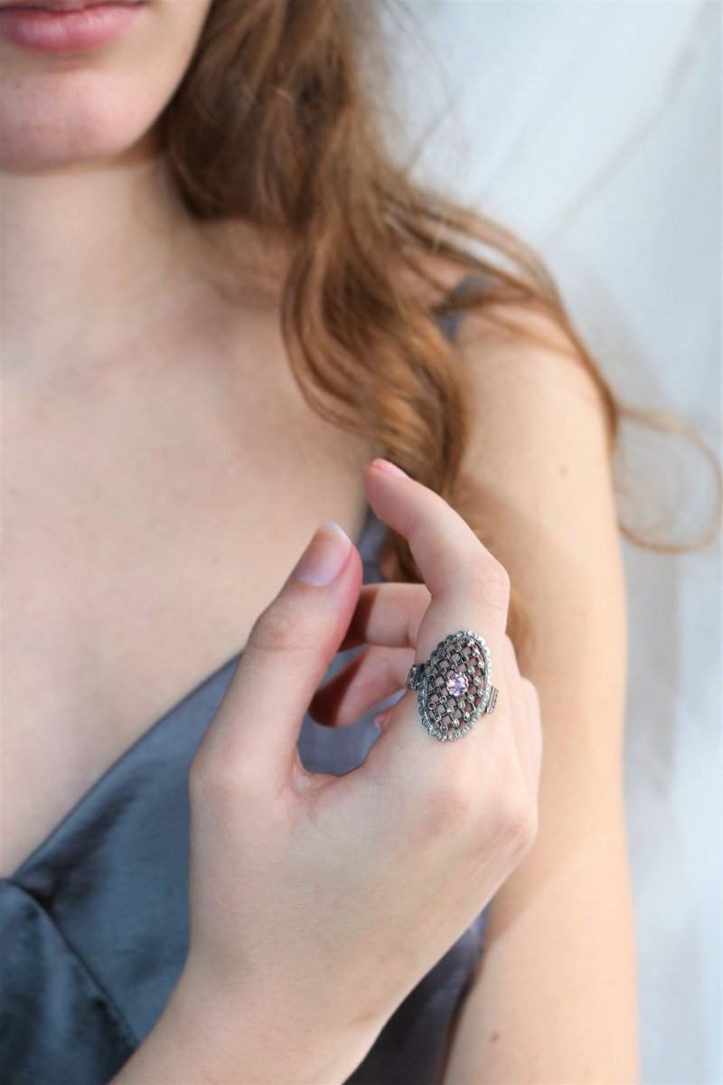 Bague Marquise en or jaune et argent et en pyrites, améthyste et pierres roses - Castafiore