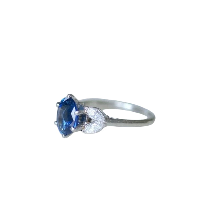 Bague Mellerio dits Meller, saphir et diamants - Castafiore