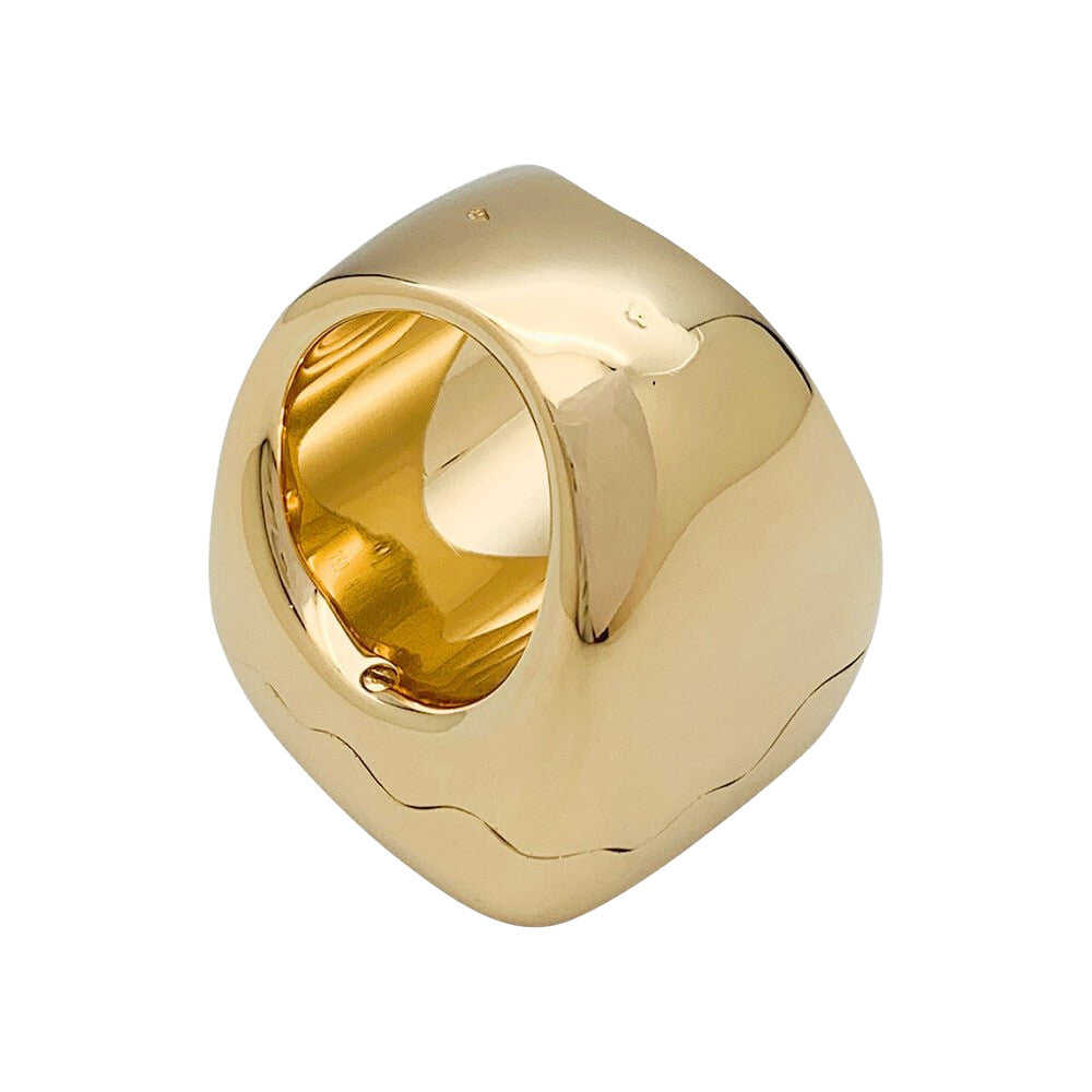 Bague montre Dior, modèle "Nougat", en or jaune et onyx - Castafiore