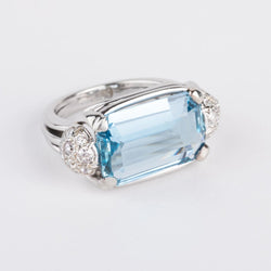 Bague or gris ornée d'une aigue marine et diamants - Castafiore