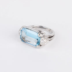 Bague or gris ornée d'une aigue marine et diamants - Castafiore